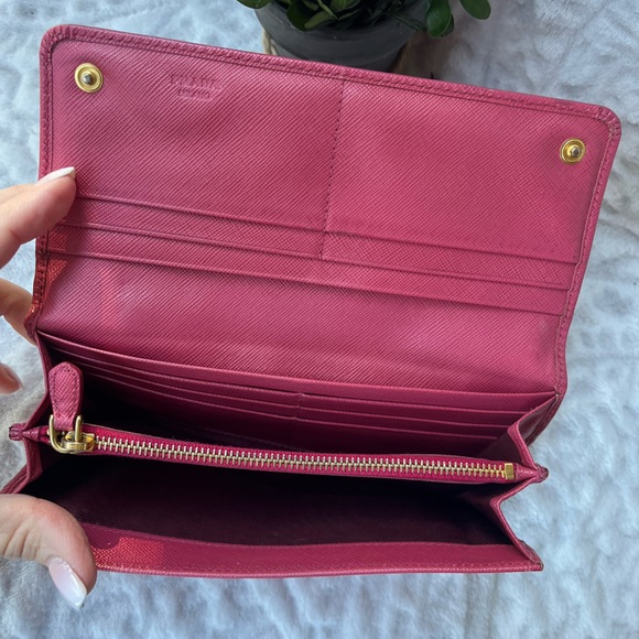 EUC Prada Milano Saffiano Leather Ribbon Bow Envelope Long Snap Button Wallet - Picture 11 of 13